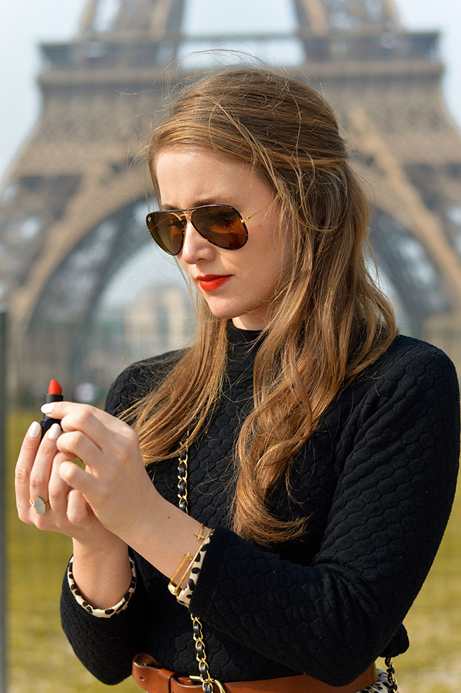 eiffel tower photography, paris style, parisian style, what to wear in paris, leopard skirt. chanel crossbody, nars heatwave, tortoise shell ray bans, paris in four months