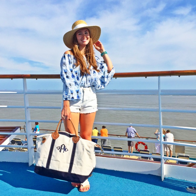 cruise style, what to wear on a cruise, cruise outfits, royal caribbean, navigator of the seas, prettiest cruises